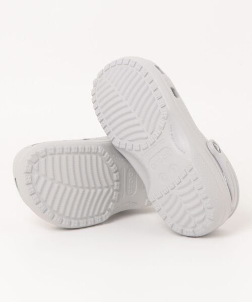 crocs(クロックス)の「CROCS/クロックス メンズ レディース サンダル CLASSIC CLOG クラシック 10001-1FT(サンダル・メンズ・ライトグレー・23cm/24cm/25cm/26cm/27cm/28cm)」の8枚目の写真