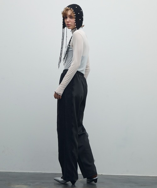 uyu.（ウユ）の「サイドレースライントラックパンツ（スラックス・レディース・ネイビー/ブラック・FREE）」の15枚目の写真