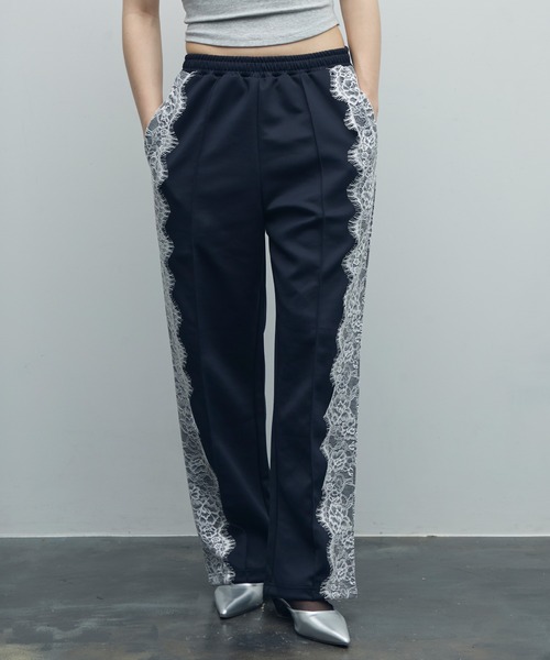 uyu.（ウユ）の「サイドレースライントラックパンツ（スラックス・レディース・ネイビー/ブラック・FREE）」の16枚目の写真