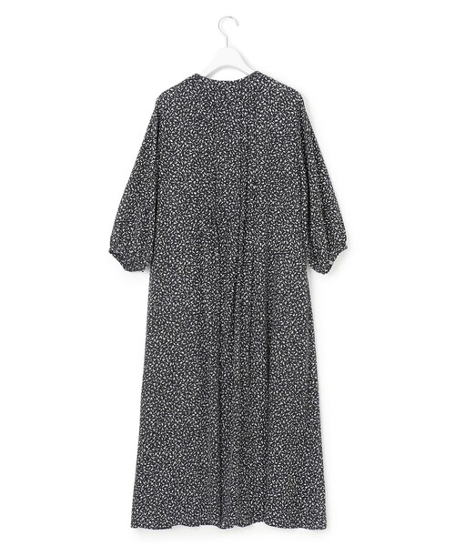 23区(ニジュウサンク)の「【接触冷感/吸水速乾/洗える】ペインティングプリント ワンピース(ワンピース・レディース・ベージュ系5/ネイビー系5・36/38/40)」の15枚目の写真