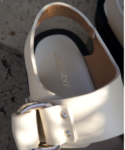 CAMINANDO(カミナンド)の「CAMINANDO/カミナンド DOUBLE RING PLATFORM SANDALS 2326W ダブルリングプラットフォームサンダル(サンダル・レディース・ブラック/アイボリー・7/6/5/8)」の6枚目の写真