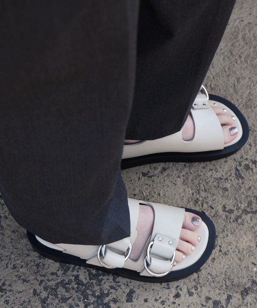 CAMINANDO(カミナンド)の「CAMINANDO/カミナンド DOUBLE RING PLATFORM SANDALS 2326W ダブルリングプラットフォームサンダル(サンダル・レディース・ブラック/アイボリー・7/6/5/8)」の10枚目の写真