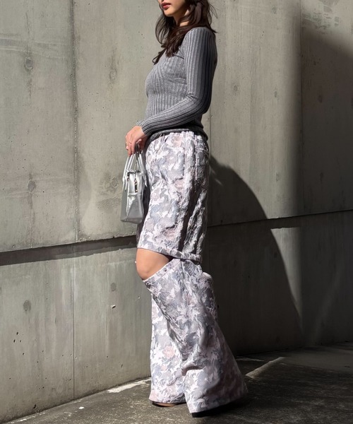 HONEY MI HONEY(ハニーミーハニー)の「flower jacquard wide pants(カーゴパンツ・レディース・オフホワイト/グレー/ブラック・FREE)」の4枚目の写真