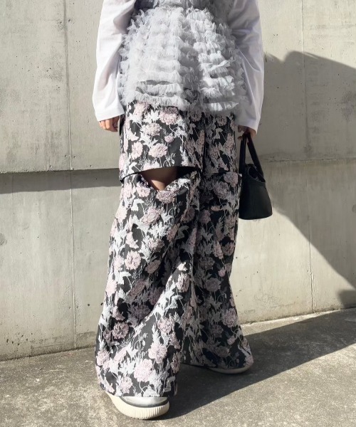 HONEY MI HONEY(ハニーミーハニー)の「flower jacquard wide pants(カーゴパンツ・レディース・オフホワイト/グレー/ブラック・FREE)」の6枚目の写真