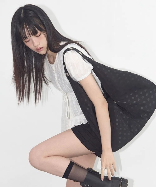 FANCY CLUB(ファンシークラブ)の「A'GEM/9 × .kom 『 FANCY CLUB/ファンシークラブ』 DOT EYELET SHOULDER BAG/ドット アイレット ショルダー BAG(ショルダーバッグ・レディース・ブラック・FREE)」の3枚目の写真