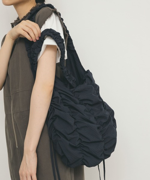 KBF（ケイビーエフ）の「チェックリボンギャザーBAG（ショルダーバッグ・レディース・アイボリー/レッド/ネイビー・ONE）」の12枚目の写真