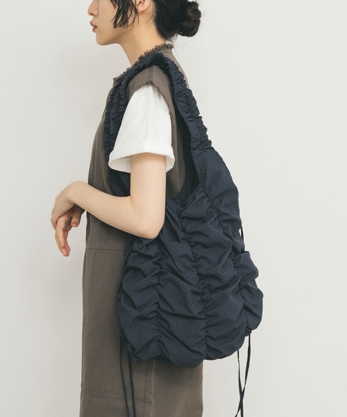 KBF（ケイビーエフ）の「チェックリボンギャザーBAG（ショルダーバッグ・レディース・アイボリー/レッド/ネイビー・ONE）」の14枚目の写真