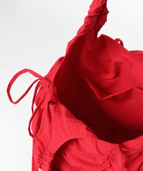 KBF（ケイビーエフ）の「チェックリボンギャザーBAG（ショルダーバッグ・レディース・アイボリー/レッド/ネイビー・ONE）」の4枚目の写真