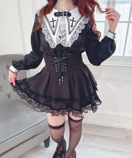 MA*RS(アメーバーマーズ)の「クロスチャーム付きスピンドルスカパン(スカート・レディース・ブラック/ホワイト・FREE)」の3枚目の写真