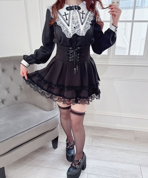 MA*RS(アメーバーマーズ)の「クロスチャーム付きスピンドルスカパン(スカート・レディース・ブラック/ホワイト・FREE)」の4枚目の写真