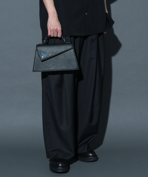 HARE(ハレ)の「サンカクフラップBAG(HARE)(ハンドバッグ・メンズ・ブラック・FREE)」の4枚目の写真