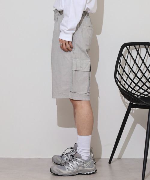 many men many mind（メニーメンメニーマインド）の「MANYMENMANYMINDS セットアップ ピグメント マルチポケット 半袖シャツ＆ショートパンツ（セットアップ・メンズ・ブルー/チャコール/サンドベージュ・L/M）」の11枚目の写真