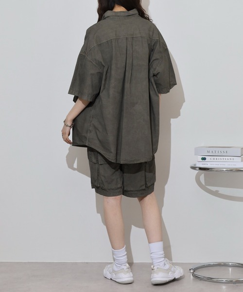 many men many mind（メニーメンメニーマインド）の「MANYMENMANYMINDS セットアップ ピグメント マルチポケット 半袖シャツ＆ショートパンツ（セットアップ・メンズ・ブルー/チャコール/サンドベージュ・L/M）」の22枚目の写真