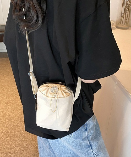 ◆送料・関税込み◆PARADA レザー スモールショルダーバッグ セール】ストリングミニショルダーバッグ（ショルダーバッグ