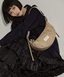 STUDIOUS(ステュディオス)の「【beautiful people/ビューティフルピープル】《STUDIOUS別注》《新型》ナイロンムーンショルダーバッグ/三日月バッグ(ショルダーバッグ)」