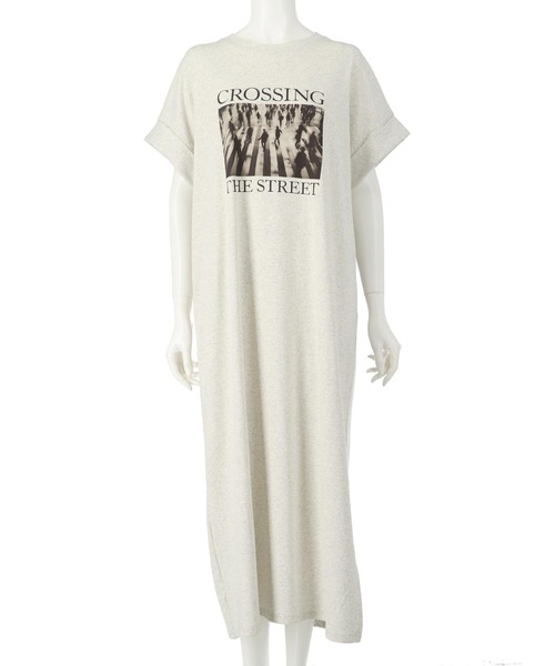 ANAP(アナップ)の「フォトプリント Tシャツ ワンピース(ワンピース・レディース・ブラック/ライトグレー・FREE)」の3枚目の写真
