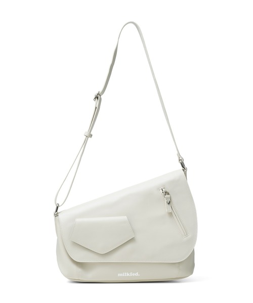 MILKFED.（ミルクフェド）の「ASYMMETRY FLAP BAG（ショルダーバッグ・レディース・オフホワイト/ブラック/バーガンディー・ONE SIZE）」の21枚目の写真