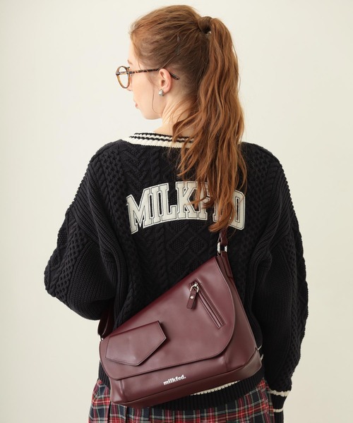 MILKFED.（ミルクフェド）の「ASYMMETRY FLAP BAG（ショルダーバッグ・レディース・オフホワイト/ブラック/バーガンディー・ONE SIZE）」の16枚目の写真