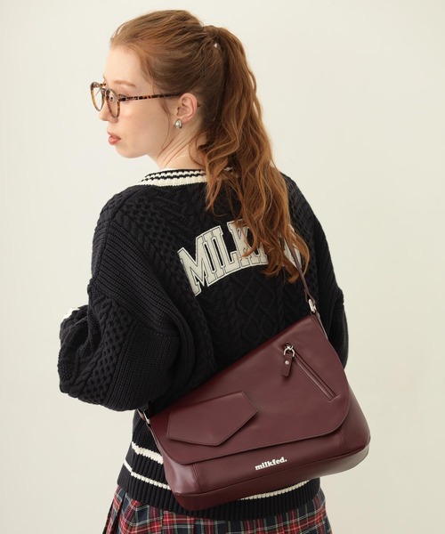 MILKFED.（ミルクフェド）の「ASYMMETRY FLAP BAG（ショルダーバッグ・レディース・オフホワイト/ブラック/バーガンディー・ONE SIZE）」の17枚目の写真