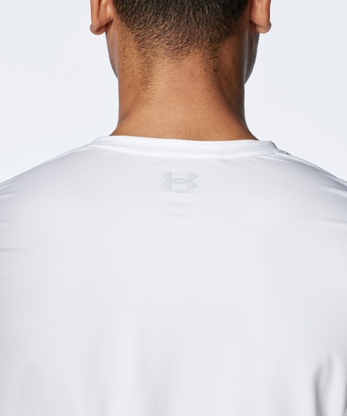 UNDER ARMOUR(アンダーアーマー)の「UAアイソチル フィッティド ロングスリーブ Vネックシャツ(ゴルフ/メンズ)(Tシャツ/カットソー・メンズ・ホワイト・XL/M/L/S/2XL)」の6枚目の写真