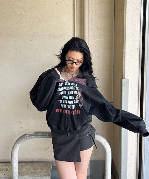 Praying/プレイング】 Girl and Cigarette Hoodie PRAY240887-0 