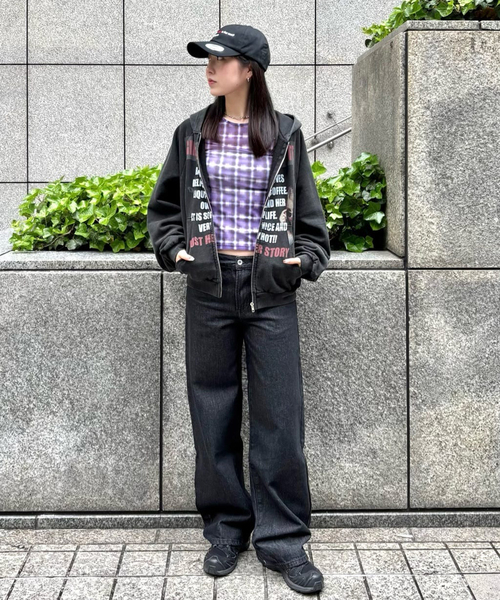 Oriens JOURNAL STANDARD(オリエンス ジャーナルスタンダード)の「【Praying/プレイング】 Girl and Cigarette Hoodie PRAY240887-0(パーカー・レディース・ブラック・X-SMALL)」の3枚目の写真