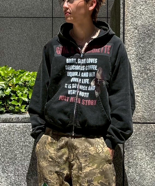 Oriens JOURNAL STANDARD(オリエンス ジャーナルスタンダード)の「【Praying/プレイング】 Girl and Cigarette Hoodie PRAY240887-0(パーカー・レディース・ブラック・X-SMALL)」の4枚目の写真