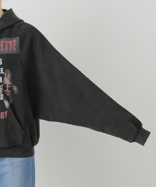 Oriens JOURNAL STANDARD(オリエンス ジャーナルスタンダード)の「【Praying/プレイング】 Girl and Cigarette Hoodie PRAY240887-0(パーカー・レディース・ブラック・X-SMALL)」の13枚目の写真