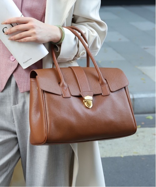 NiiNa(ニーナ)の「【 NiiNa / ニーナ 】高品質牛革2wayダブルポケットハンドレザーバッグ(ショルダーバッグ・レディース・ブラウン/ダークブラウン/ブラック/ブラウン系その他/グレイッシュベージュ/カーキ・FREE)」の17枚目の写真