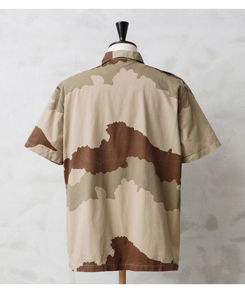WAIPER.inc（ワイパーインク）の「《USED/古着》実物 USED フランス軍 チャドシャツ 半袖 デザートカモ（シャツ/ブラウス・メンズ・ブラウン系カモフラージュ・41/42/43/44）」の3枚目の写真