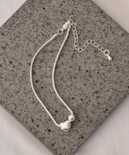 TONE SELECT GOODS（トーンセレクトグッズ）の「【float】ハート モチーフ シンプル シルバー ブレスレット（ブレスレット・レディース・シルバー・FREE）」の3枚目の写真