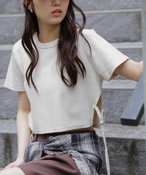 FREE'S MART(フリーズマート)の「ヴィンテージ加工サイドベルトT(Tシャツ/カットソー・レディース・ブラック/ホワイト/ブラウン・FREE)」の2枚目の写真