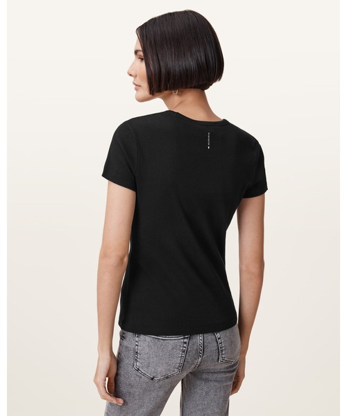 ALLSAINTS(オールセインツ)の「STEVIE SLIM FIT SHORT SLEEVE T-SHIRT | STEVIE スリム フィット 半袖 Tシャツ(Tシャツ/カットソー・レディース・ブラック・S/M/L/XS)」の7枚目の写真