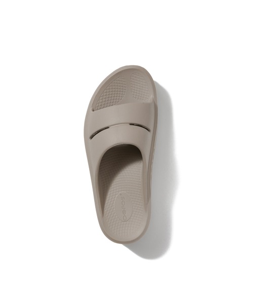 OOFOS（ウーフォス）の「OOFOS OOmega OOahh（サンダル・レディース・ベージュ/ブラック・25/24/23/28/27/26）」の11枚目の写真