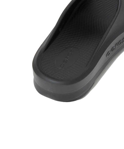 OOFOS（ウーフォス）の「OOFOS OOmega OOahh（サンダル・レディース・ベージュ/ブラック・25/24/23/28/27/26）」の5枚目の写真