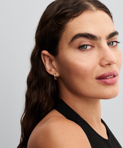 PANDORA(パンドラ)の「オーガニックシェイプ ツートーン オープンフープ ピアス(ピアス(両耳用)・レディース・シルバー×ゴールド・FREE)」の2枚目の写真
