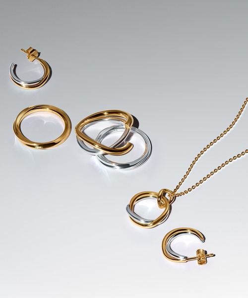PANDORA(パンドラ)の「オーガニックシェイプ ツートーン オープンフープ ピアス(ピアス(両耳用)・レディース・シルバー×ゴールド・FREE)」の4枚目の写真