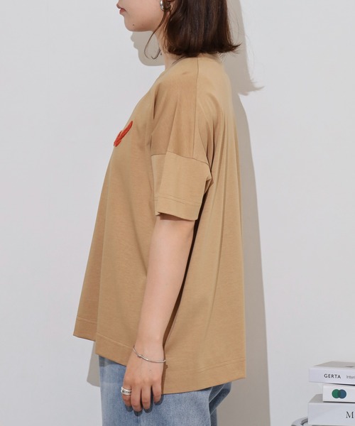 BRODIAEA(ブローディア)の「BRODIAEA 配色パイルロゴ半袖Tシャツ(Tシャツ/カットソー・レディース・ロイヤルブルー/ベージュ/オフホワイト/ネイビー・40)」の22枚目の写真