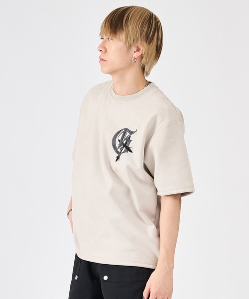 セール】高級な立体人気の刺繍ロゴTシャツ（Tシャツ/カットソー