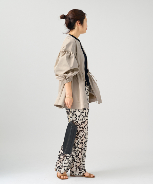 VERMEIL par iena（ヴェルメイユパーイエナ）の「《追加》ノーカラーギャザーZIPブルゾン（その他アウター・レディース・ブラック/ベージュ/ネイビー・FREE）」の11枚目の写真