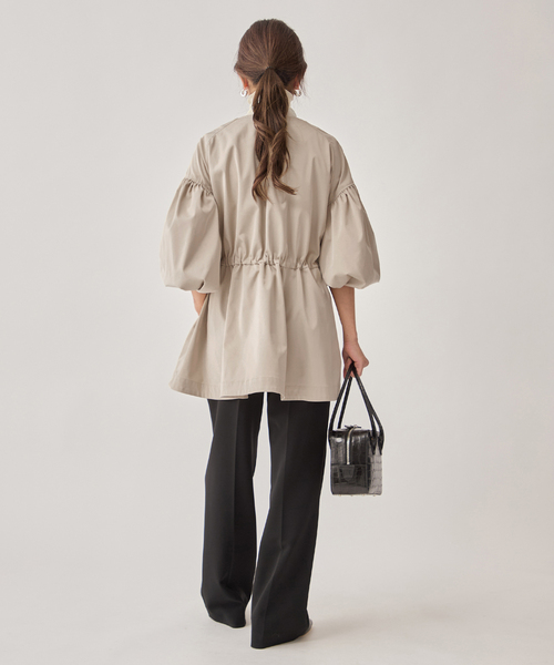 VERMEIL par iena（ヴェルメイユパーイエナ）の「《追加》ノーカラーギャザーZIPブルゾン（その他アウター・レディース・ブラック/ベージュ/ネイビー・FREE）」の14枚目の写真