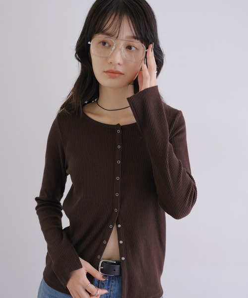 andme（アンドミー）の「セルフカットリブスナップボタン長袖カーディガントップス（カーディガン/ボレロ・レディース・キナリ/スミクロ/杢グレー/ダークブラウン/ブラック・M）」の20枚目の写真