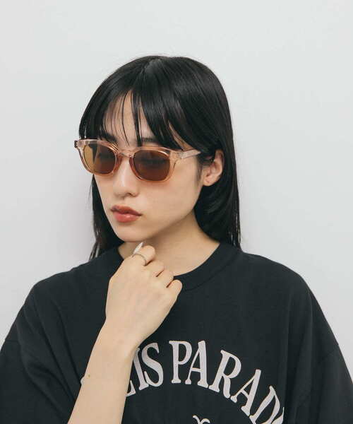 KBF（ケイビーエフ）の「ウェリントンフレームサングラス（メガネ・レディース・ブラウン/グレー系その他/ブラック・ONE）」の2枚目の写真