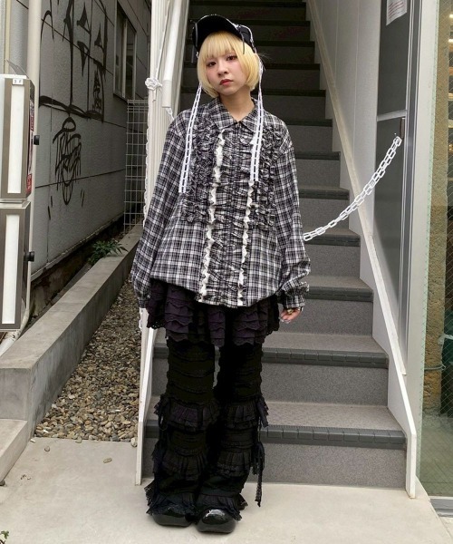 Candy Stripper（キャンディストリッパー）の「CHECK FRILL ジャケット（ノーカラージャケット・レディース・ベージュ/レッド/ブラック・FREE）」の6枚目の写真