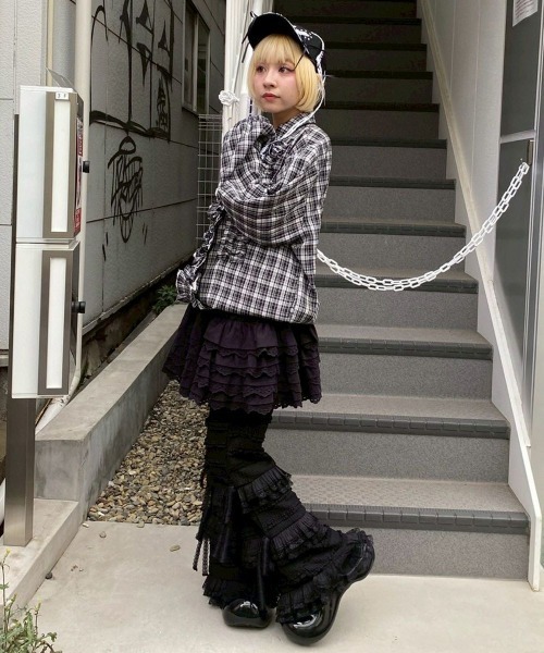 Candy Stripper（キャンディストリッパー）の「CHECK FRILL ジャケット（ノーカラージャケット・レディース・ベージュ/レッド/ブラック・FREE）」の7枚目の写真