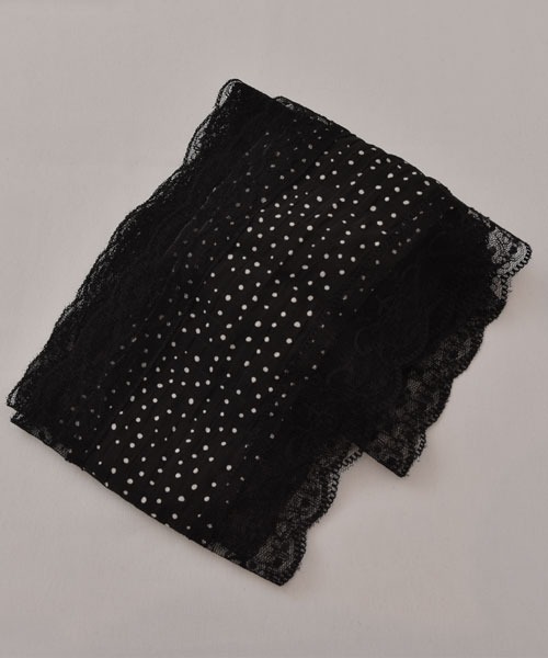 VIBGYOR Women（ヴィブジョー　ウィメン）の「【resonance】ドット柄 レース シースルー ストール/スカーフリボン【マルチウェイ】（ストール/ショール・レディース・ブラック/オフホワイト/ベージュ・FREE）」の2枚目の写真