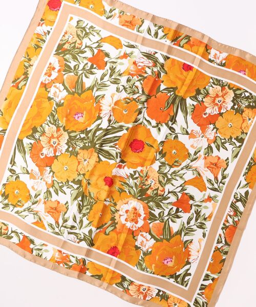 FREE'S MART（フリーズマート）の「ビッグフラワースカーフ（バンダナ/スカーフ・レディース・オレンジ・ﾌﾘ-）」の2枚目の写真