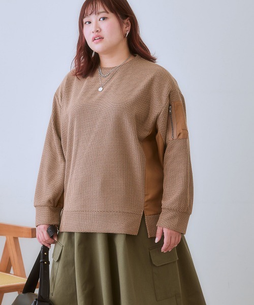 SMILE LAND(スマイルランド)の「<大きいサイズ>異素材使い袖ポケット変わりカノコカットソープルオーバー(Tシャツ/カットソー・レディース・ブラック/ブラウン系・5L/4L/3L/LL/L)」の4枚目の写真
