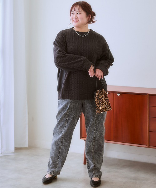 SMILE LAND(スマイルランド)の「<大きいサイズ>異素材使い袖ポケット変わりカノコカットソープルオーバー(Tシャツ/カットソー・レディース・ブラック/ブラウン系・5L/4L/3L/LL/L)」の7枚目の写真