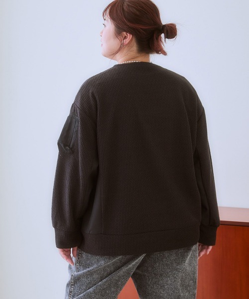 SMILE LAND(スマイルランド)の「<大きいサイズ>異素材使い袖ポケット変わりカノコカットソープルオーバー(Tシャツ/カットソー・レディース・ブラック/ブラウン系・5L/4L/3L/LL/L)」の13枚目の写真